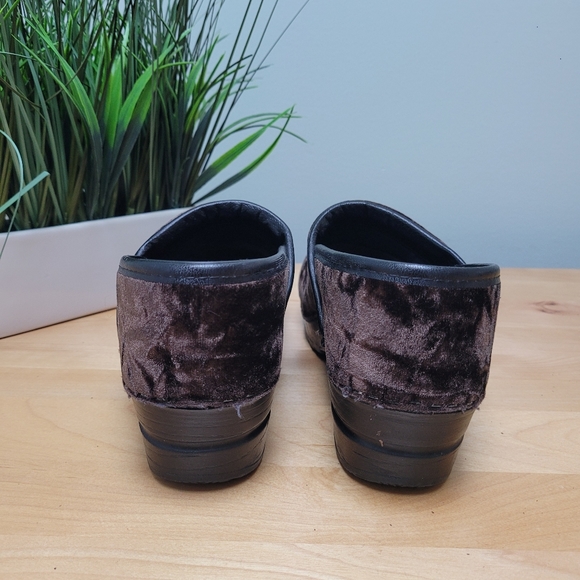 DANSKO | Brown Crushed Velvet Clogs, Sz 40 - Picture 5 of 6